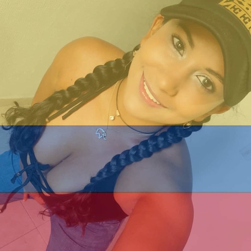 stripchat yiyahot69 webcam profile pic via 6livesex.com