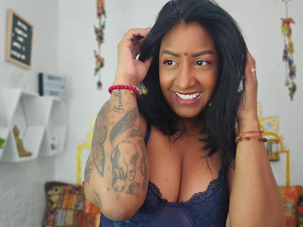Live sex webcam photo for LadyNahir #290226534