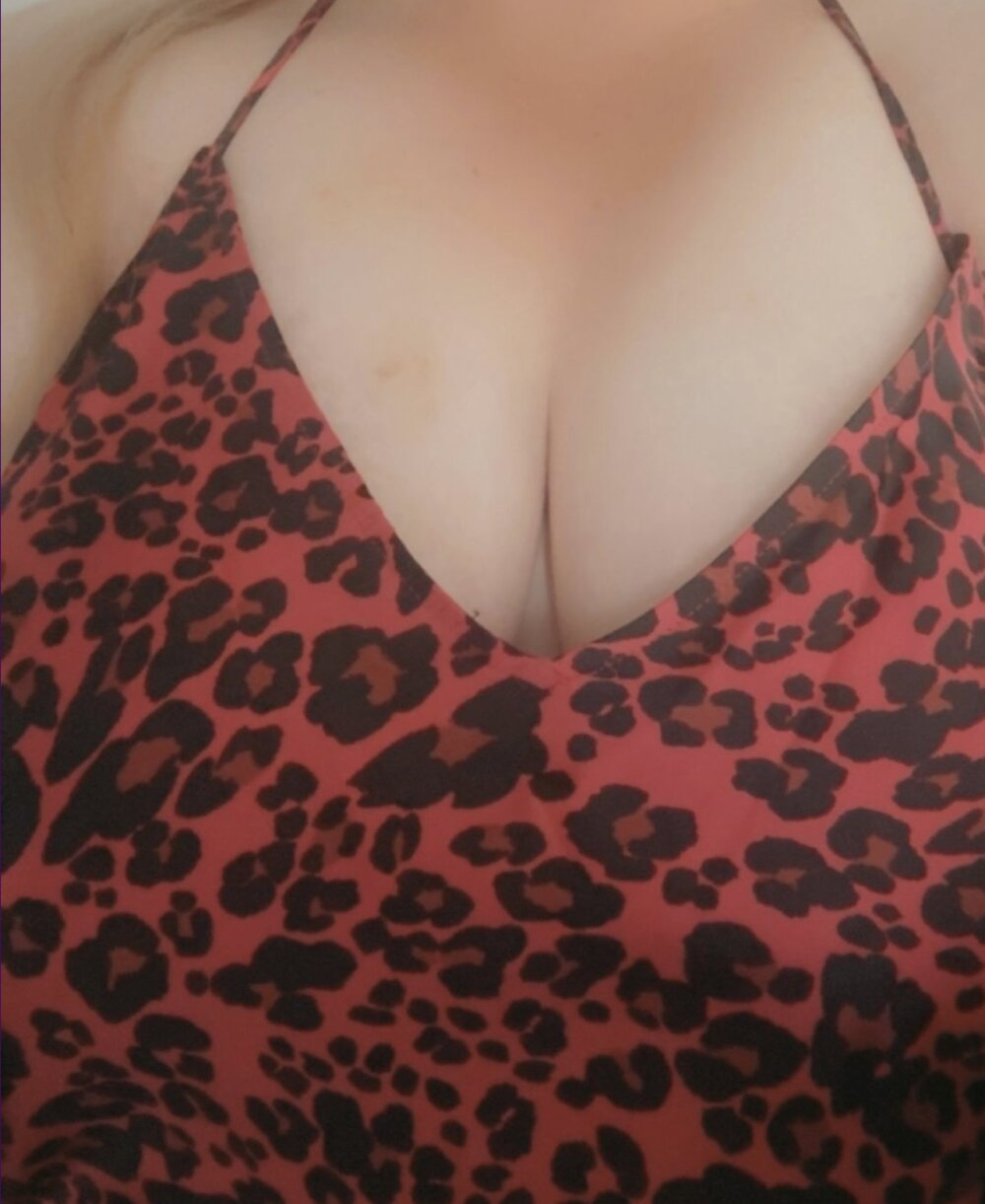 Sensational_SageX live cam model at StripChat