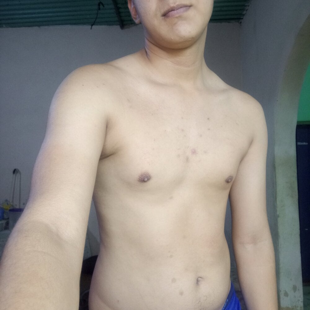 FemboyvzlaのオフラインXXXチャット