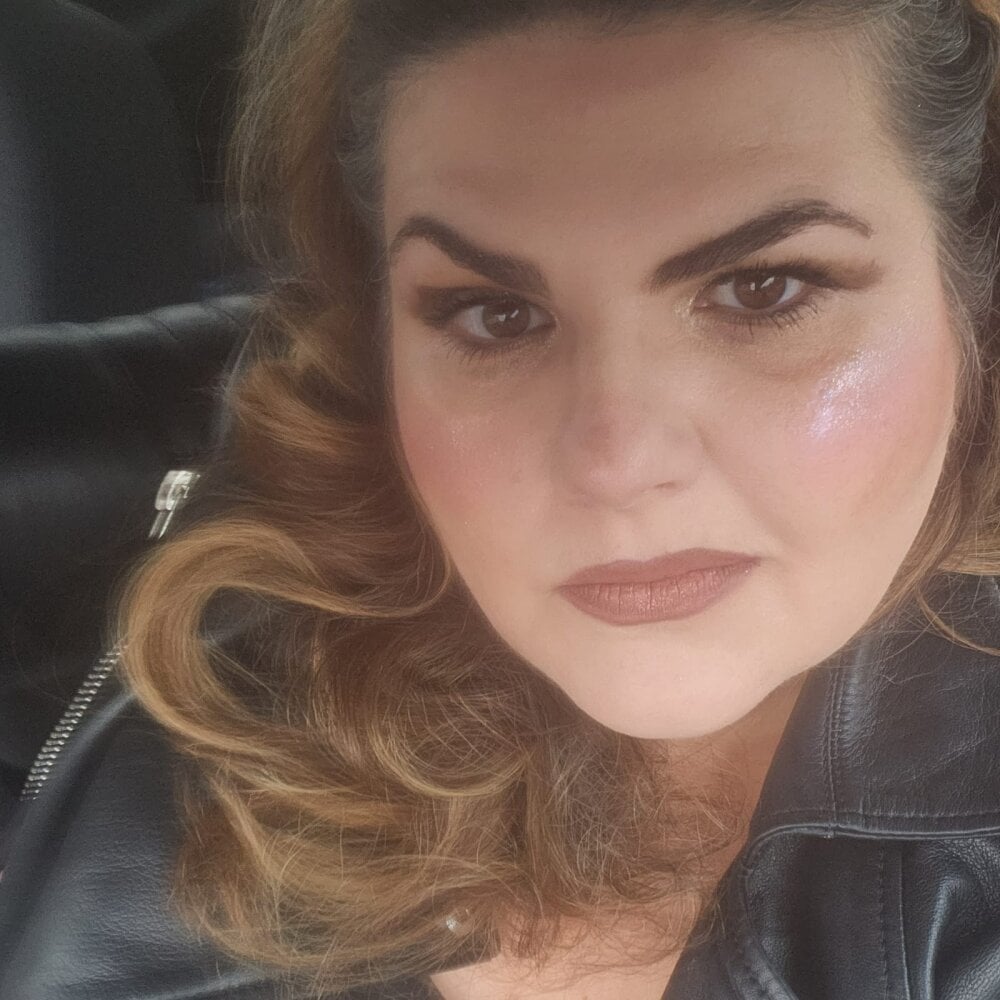 Perfil Modelo Webcam Busty_anne | Spankbang Live