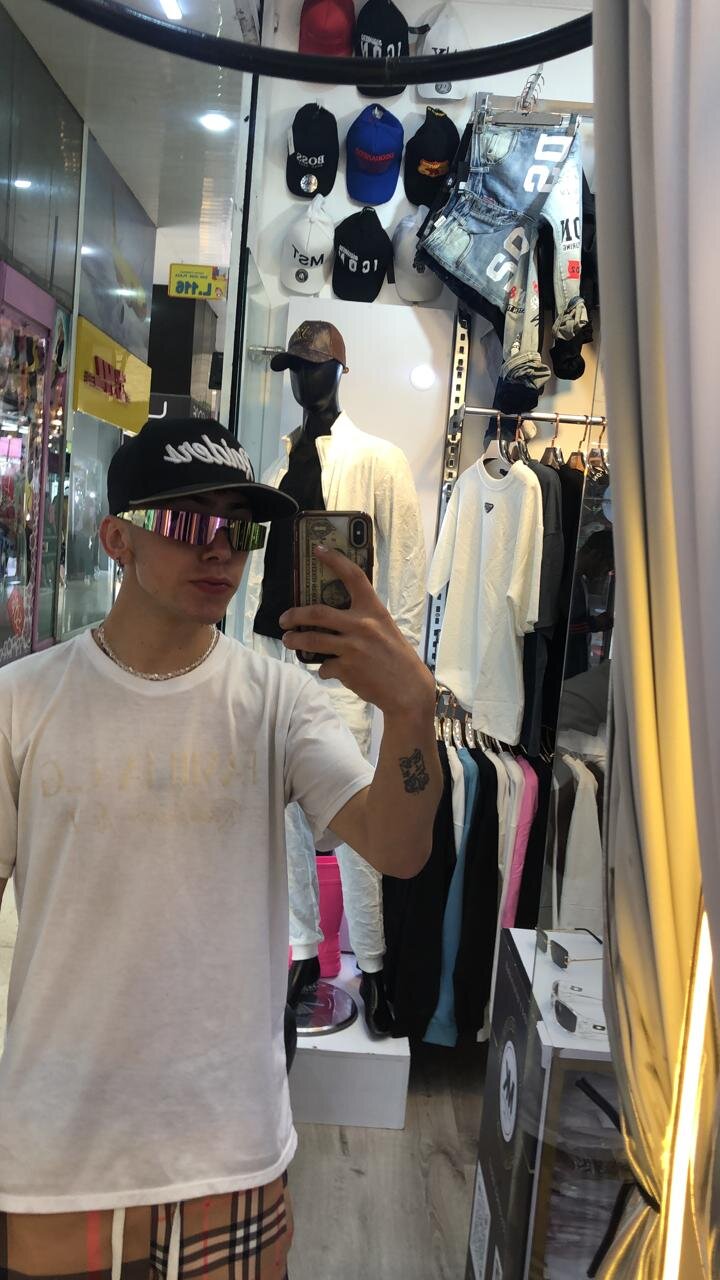 Layton_ganster