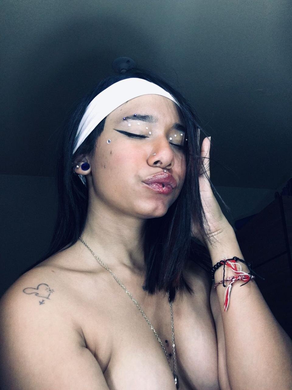 XxxReinaSexyBodyxxX777
