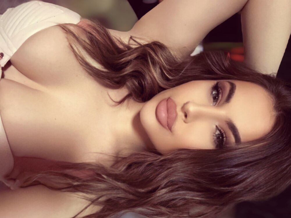 alessandraray webcam livesex profile on livesex.fan