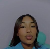 Lena_mackenzie's Offline Chat Room