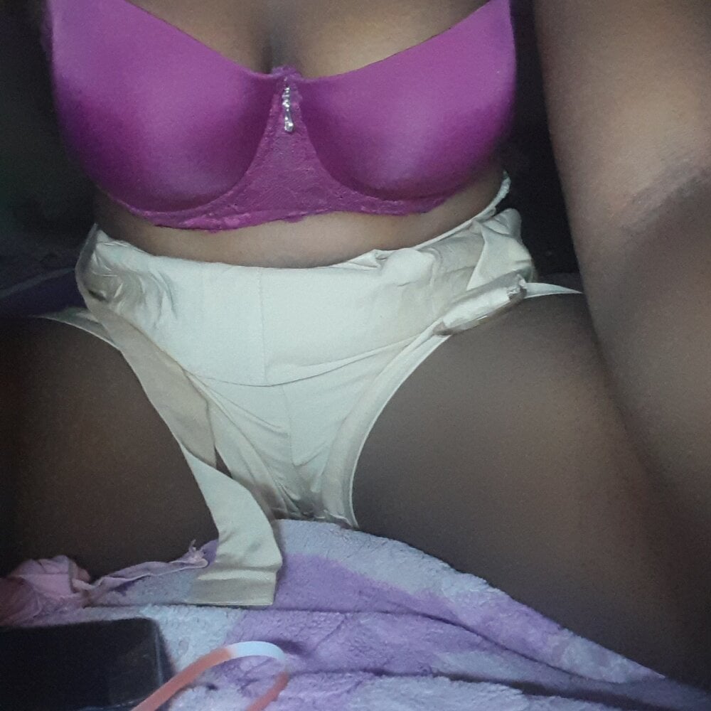 Live sex webcam photo for Mirah076 #291831868