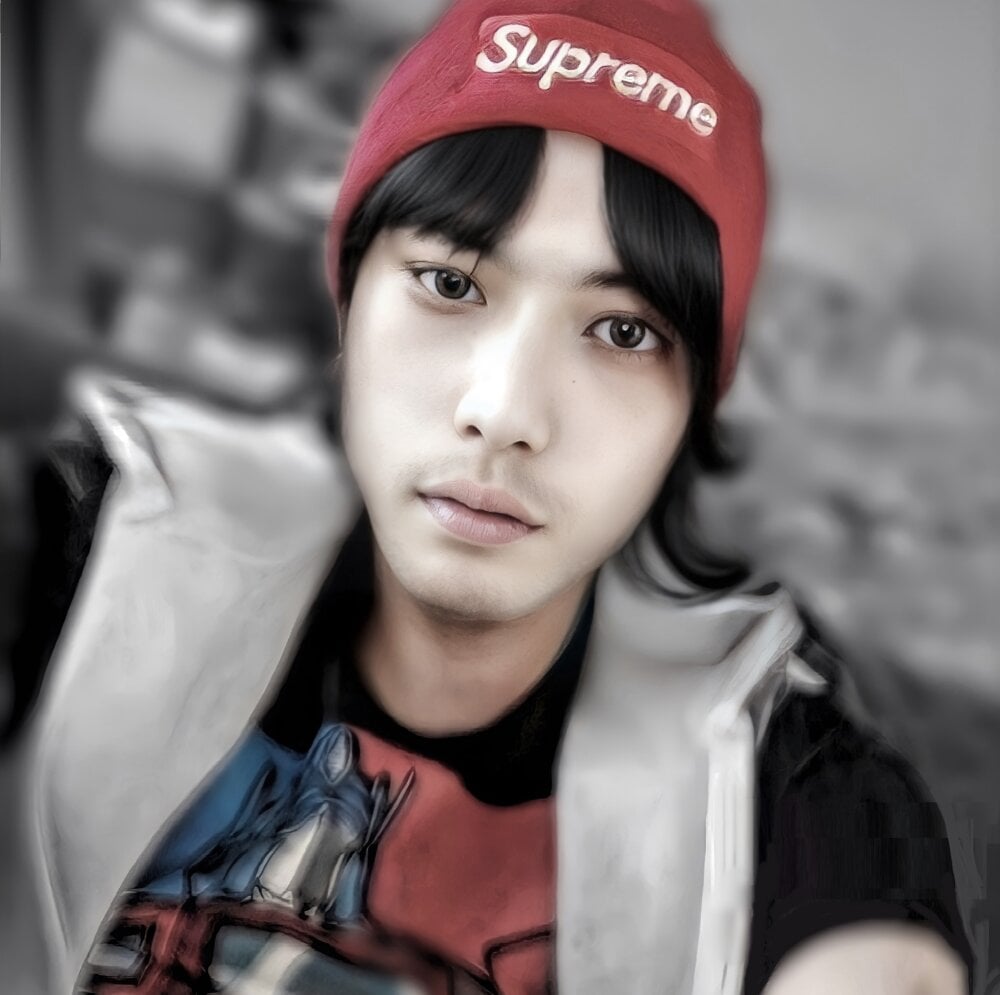 ramenboi69 from stripchat