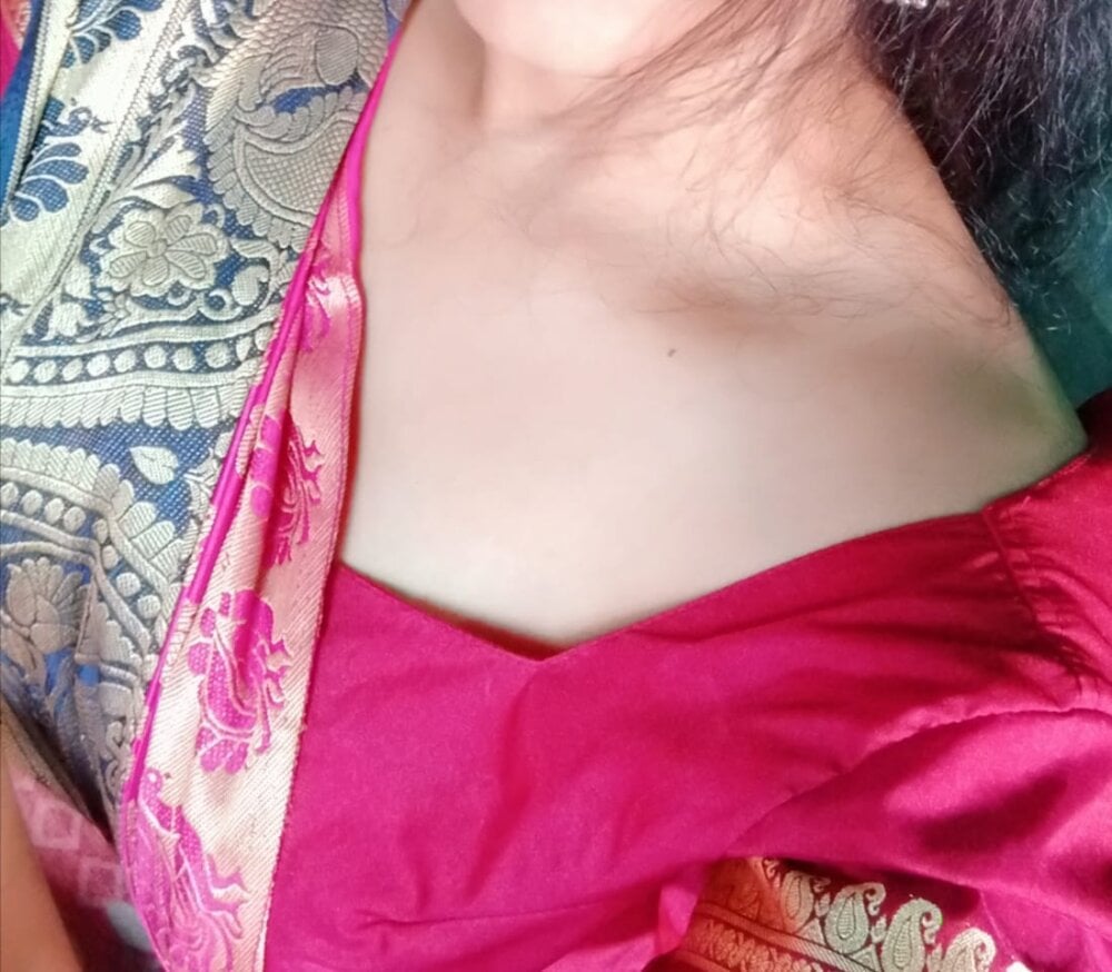 Naughty-Saanvi profile