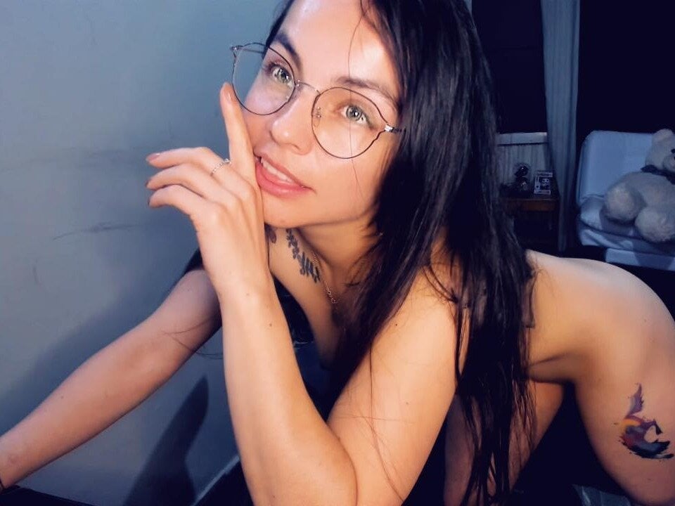 rosse_2504's Offline XXX Chat