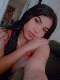 Isabella1_b_'s webcam live show