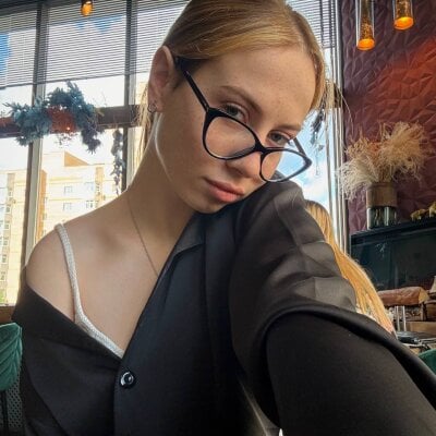 happysunnyf from stripchat