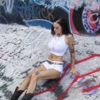 livingdeadgrrl13 即時 XXX 聊天