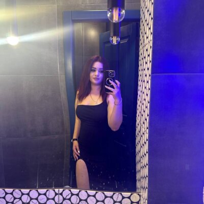 DiamondShadoww Live Cam on StripChat