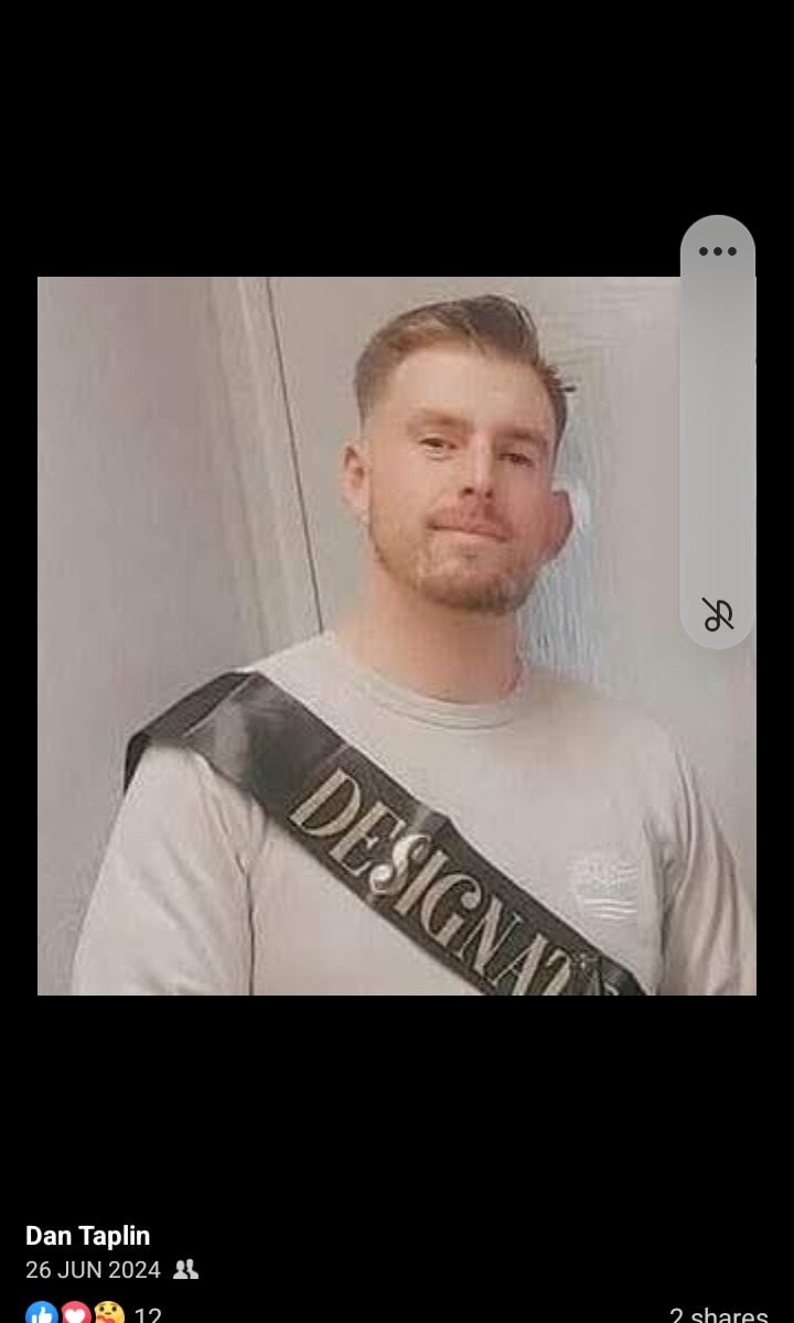 dickdickdan92's Offline XXX Chat