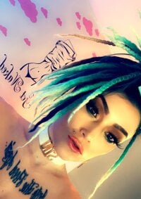 spunfamous' Offline Chat Room