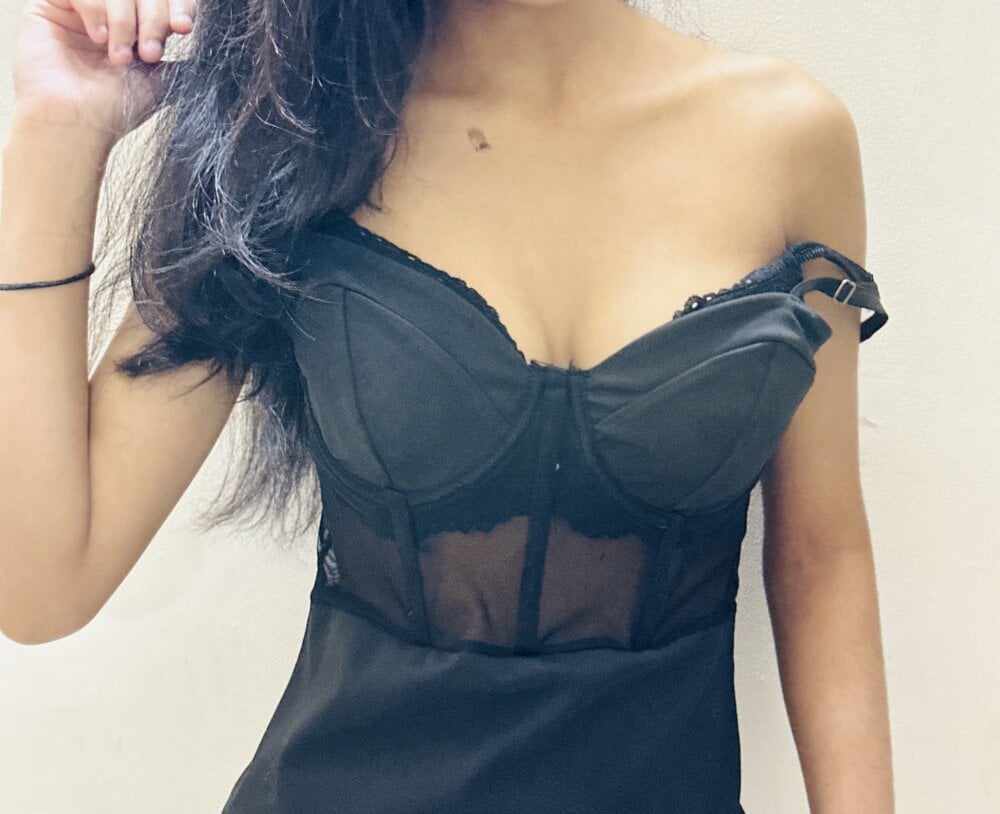 Cam girl Kayzza_5