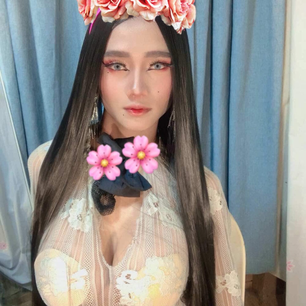 Petite_HugeCock profile