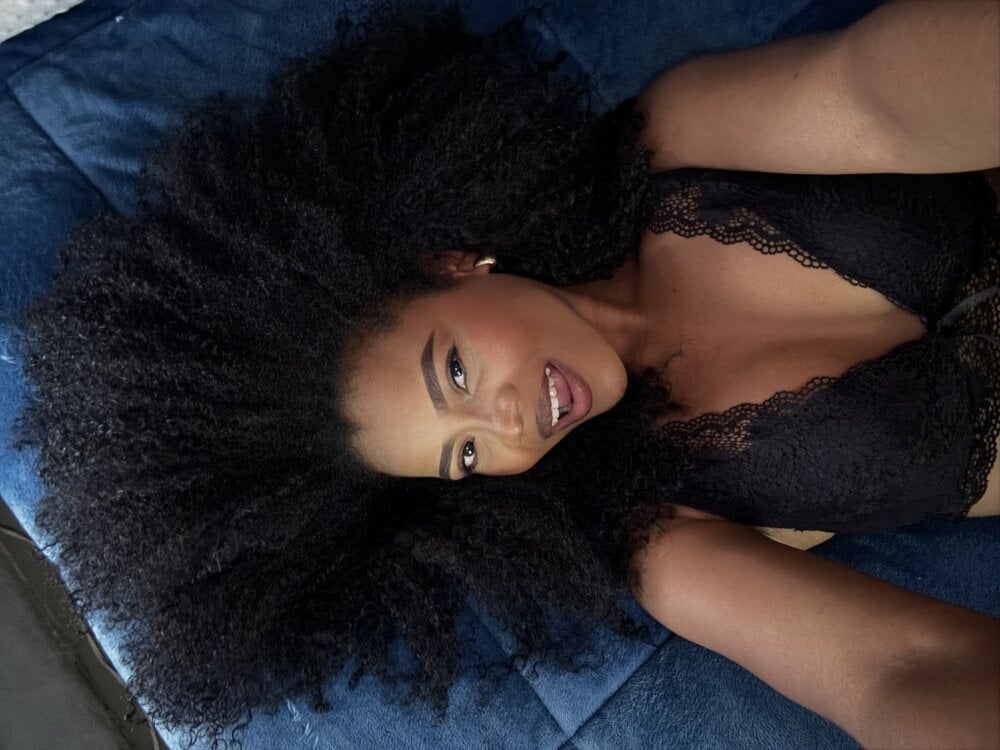 ShadayCarmell live cam model at StripChat