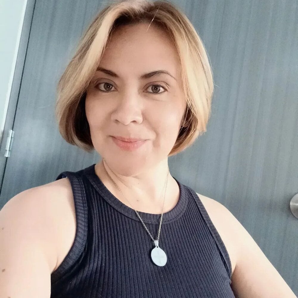 sexlivecamsites.com sophia_lane__ livesex profile in in-your-head-and-dreams cams