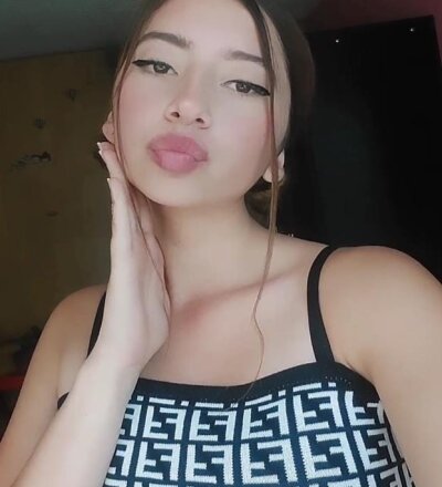 Emilycute_pink 🚠 free naked stream