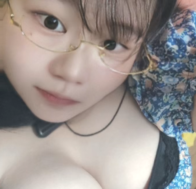 stripchat ling52088 webcam profile pic via onaircams.com