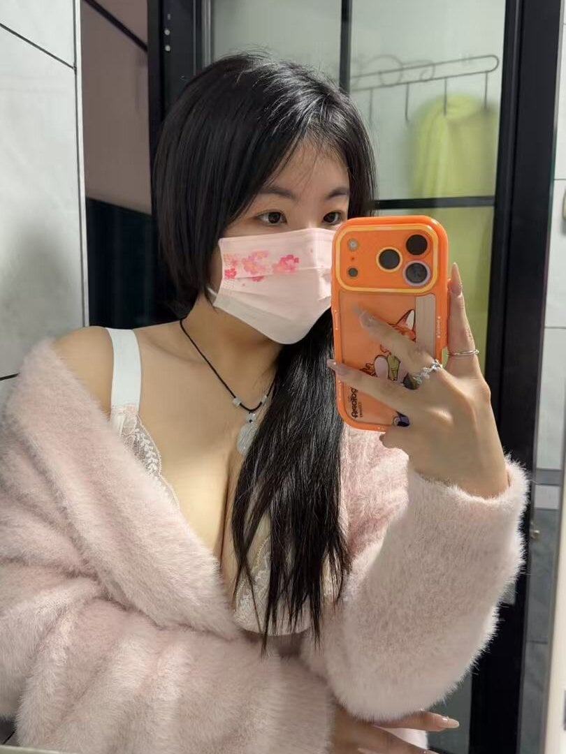 chayka_21 webcam profile - Swiss