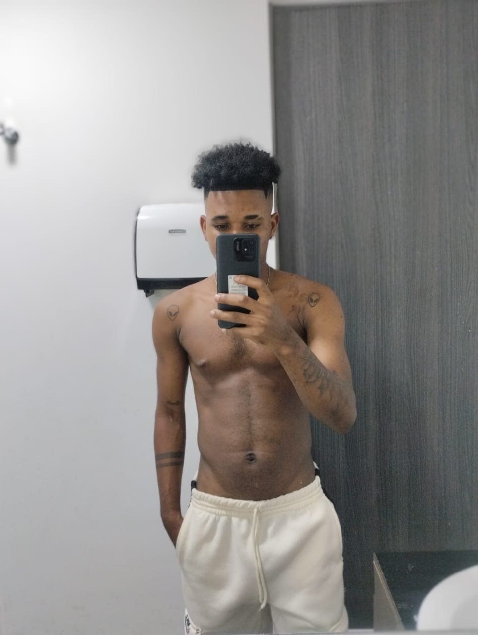 max_ebony1