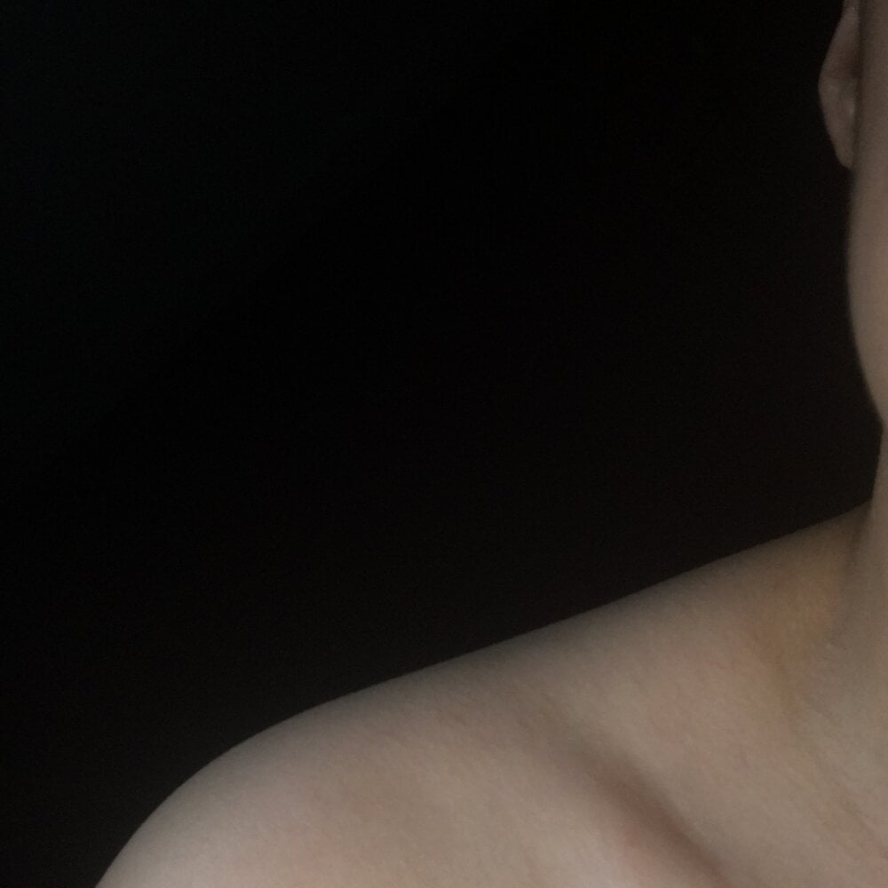 andymi1 live cam model at StripChat