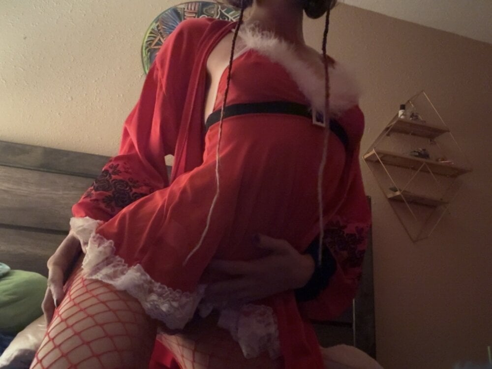 sexcam-girls.com classyandkinky livesex profile in white-hair cams