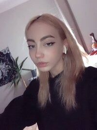 IrmaFoxx's Offline Chat Room