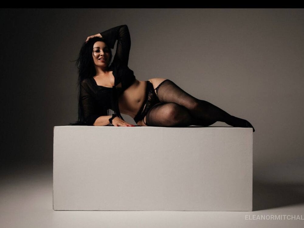 livesex.fan eleanormitchall livesex profile in places-where-im-happy cams