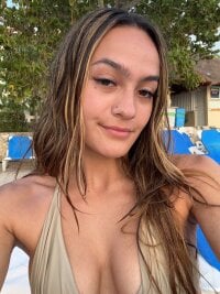cinder_bella's Offline Chat Room