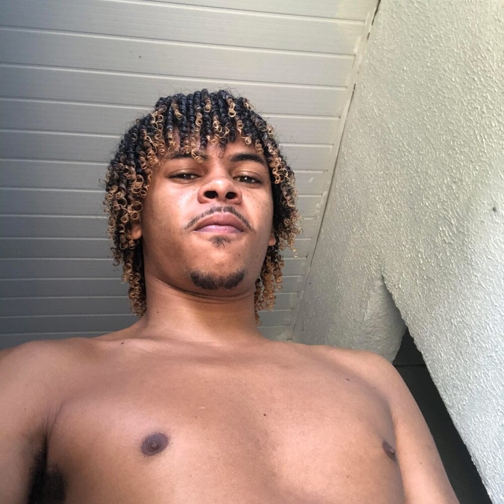 anomino-55's Offline XXX Chat