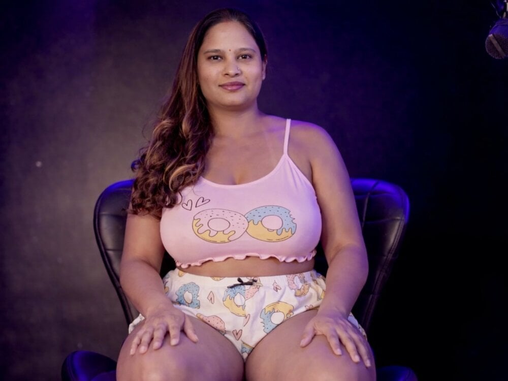 watchgirlcam.com nri_milf livesex profile in latvia-with-love3 cams