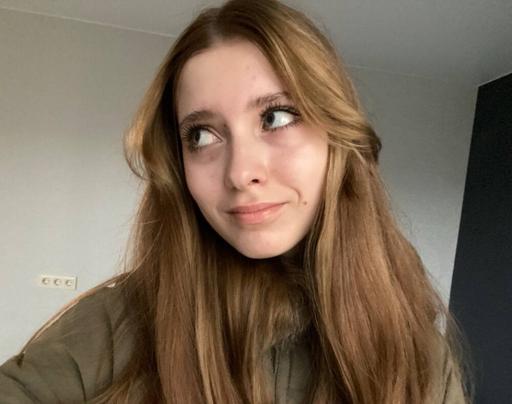 cassieainsworth's Offline XXX Chat