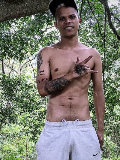 Tom_hot03