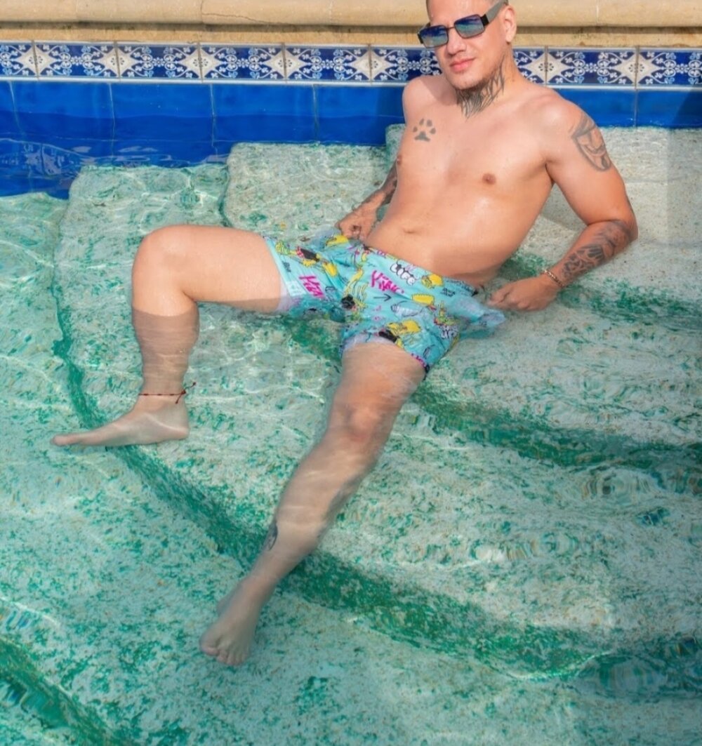 badliam_ from stripchat