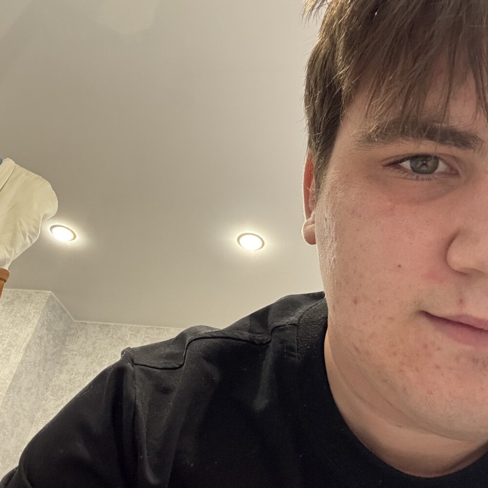 Dylon_69's Offline XXX Chat