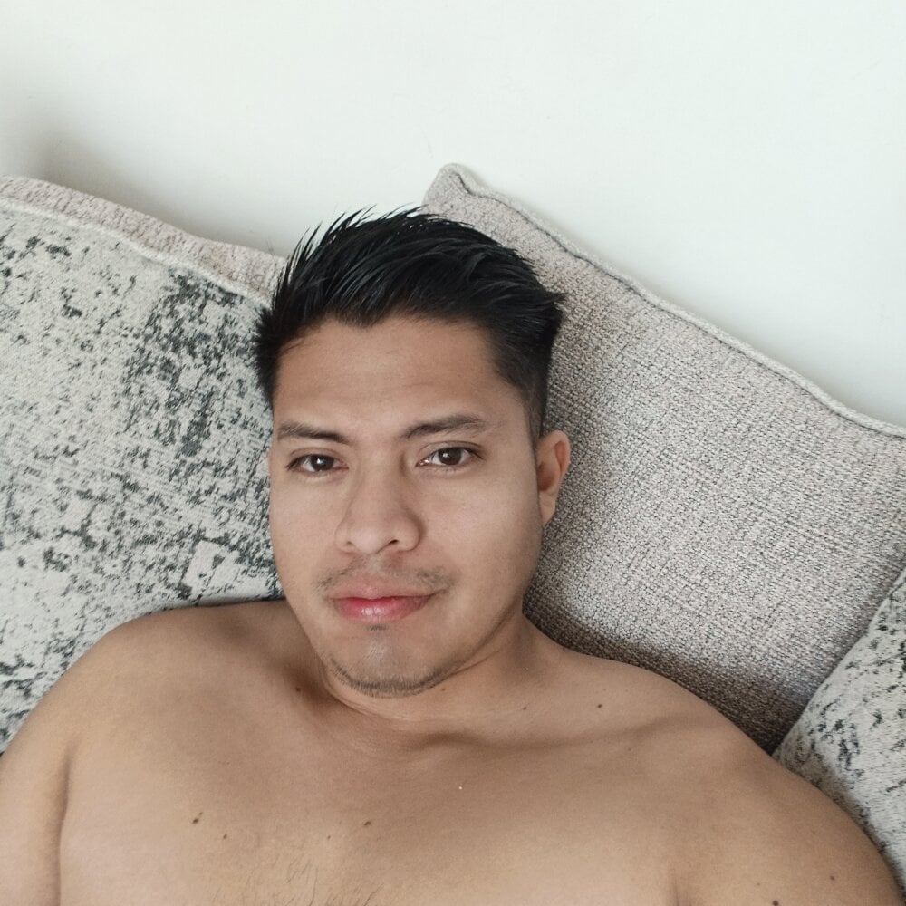 Hunterx16's Offline XXX Chat