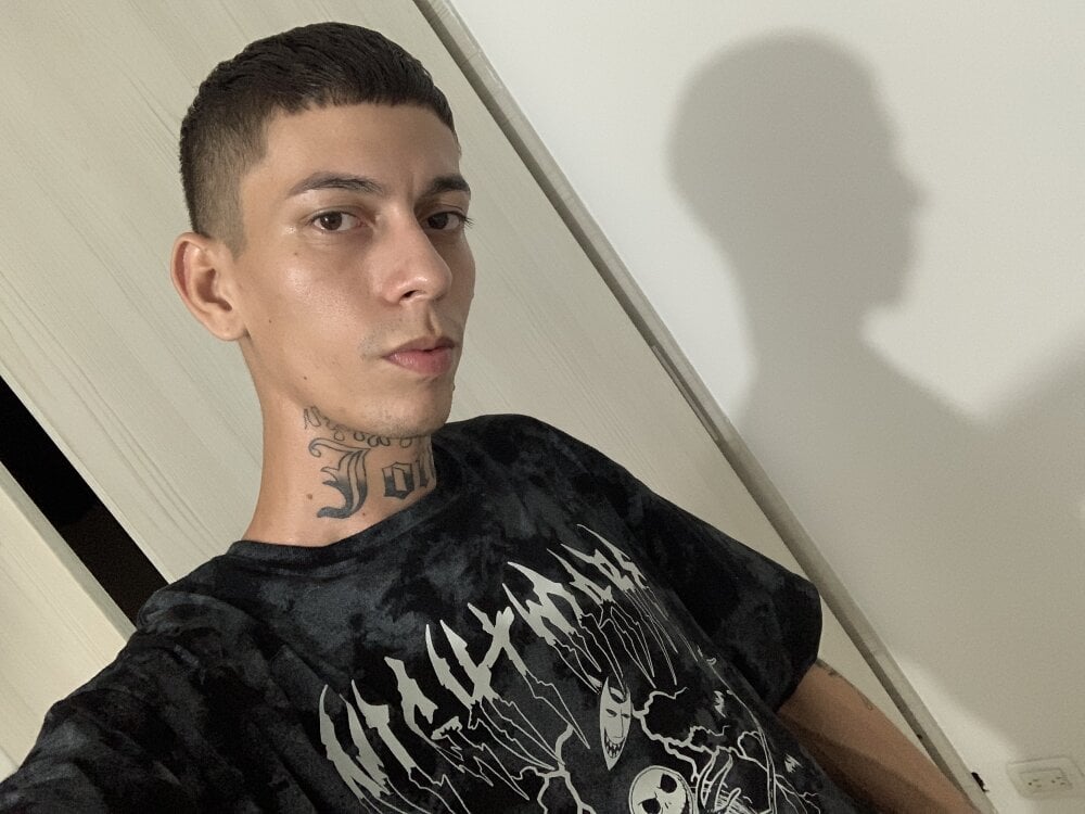 who-am-i-201 from stripchat