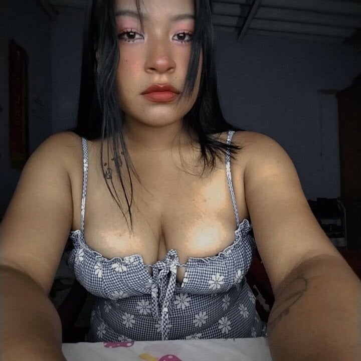 pornos.live liayx livesex profile in the-confused-room cams