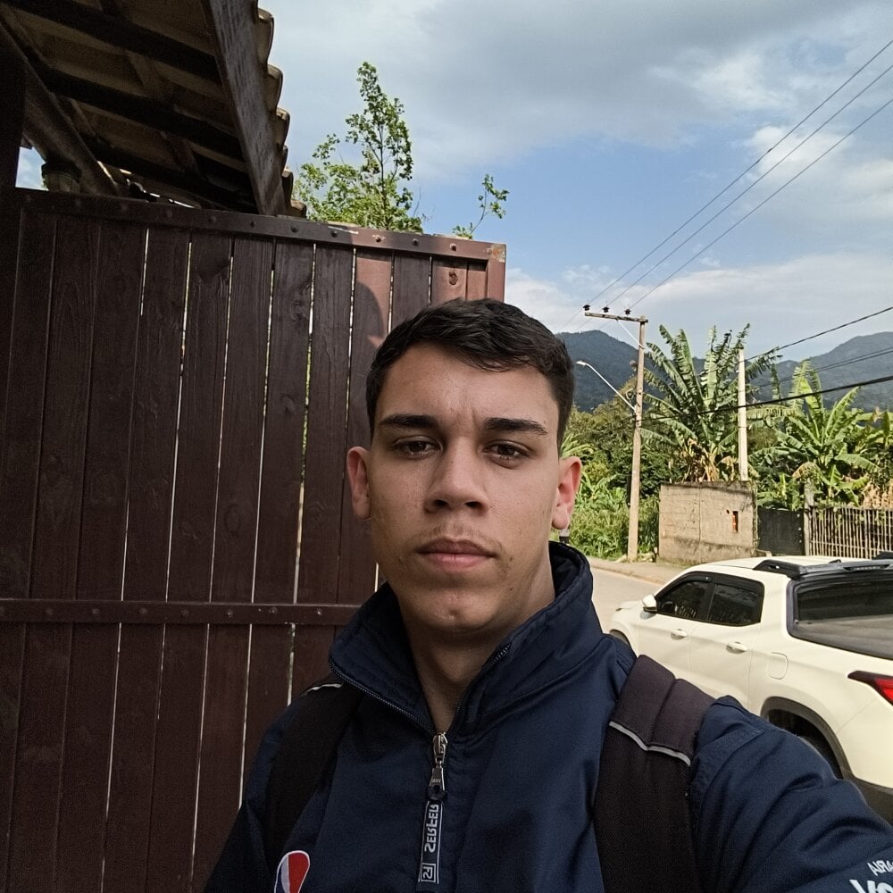 Gustavo52367 Offline XXX Chat