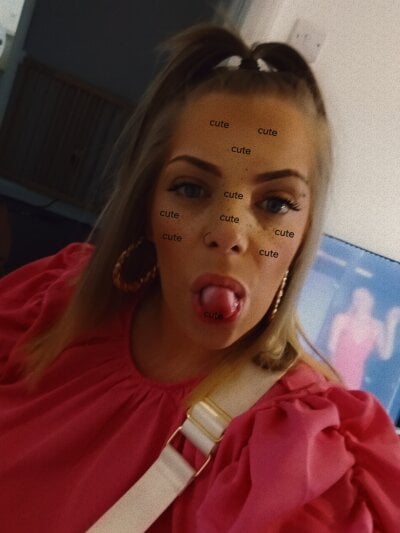 british-daisy-31 from stripchat