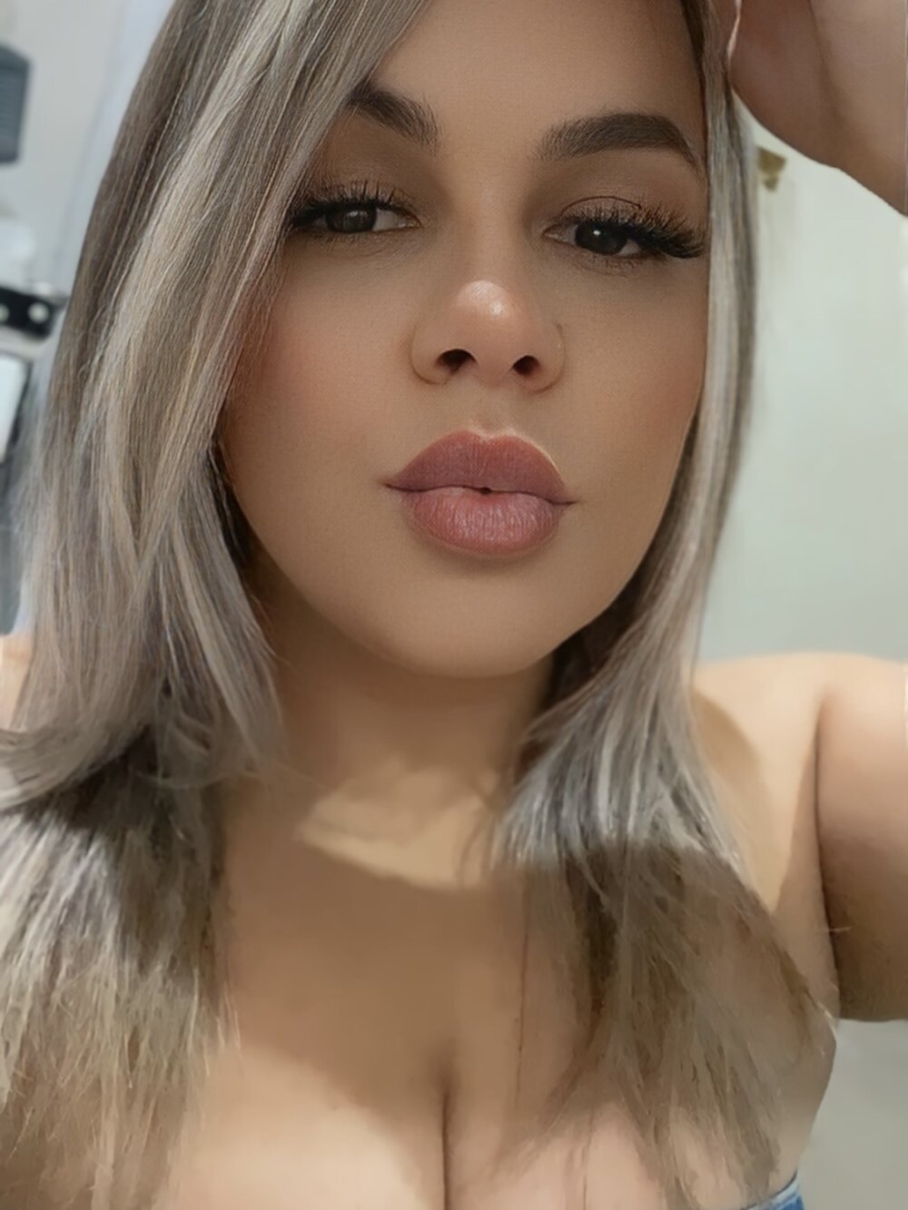 livesextrans.com suzyalmeida livesex profile in beautyland cams