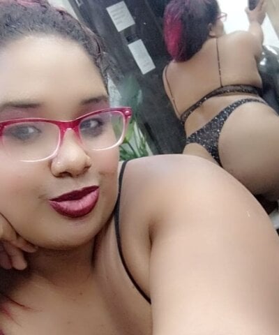 sarah_cakes on StripChat