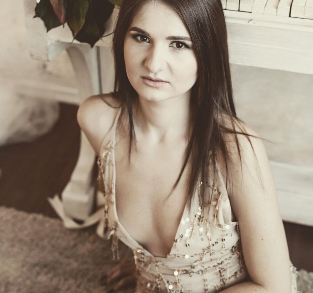 lucillemira from stripchat