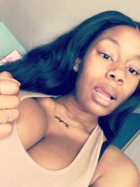 pinkypromise12's Offline XXX Chat