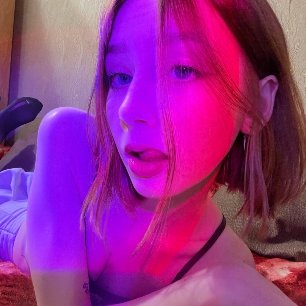 itskellyyy 🤑 nude cam chat