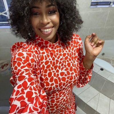 RosyQueenXXX Female African Online Cam Striptease