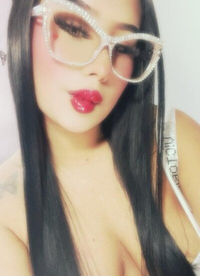 Selenegp Female Curvylatin Webcam Nude